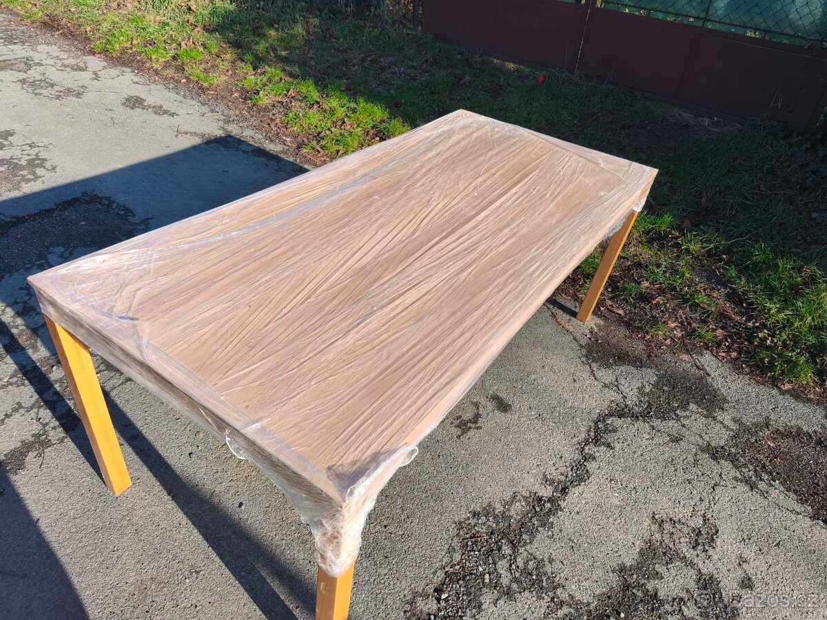 Dřevěný atypický stůl - 2