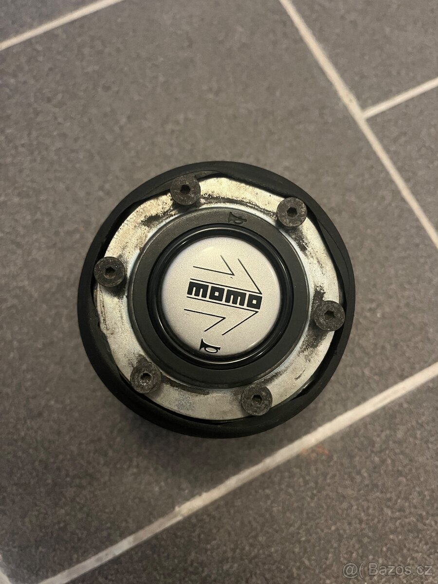 Nába na volant MOMO L8010 - 2