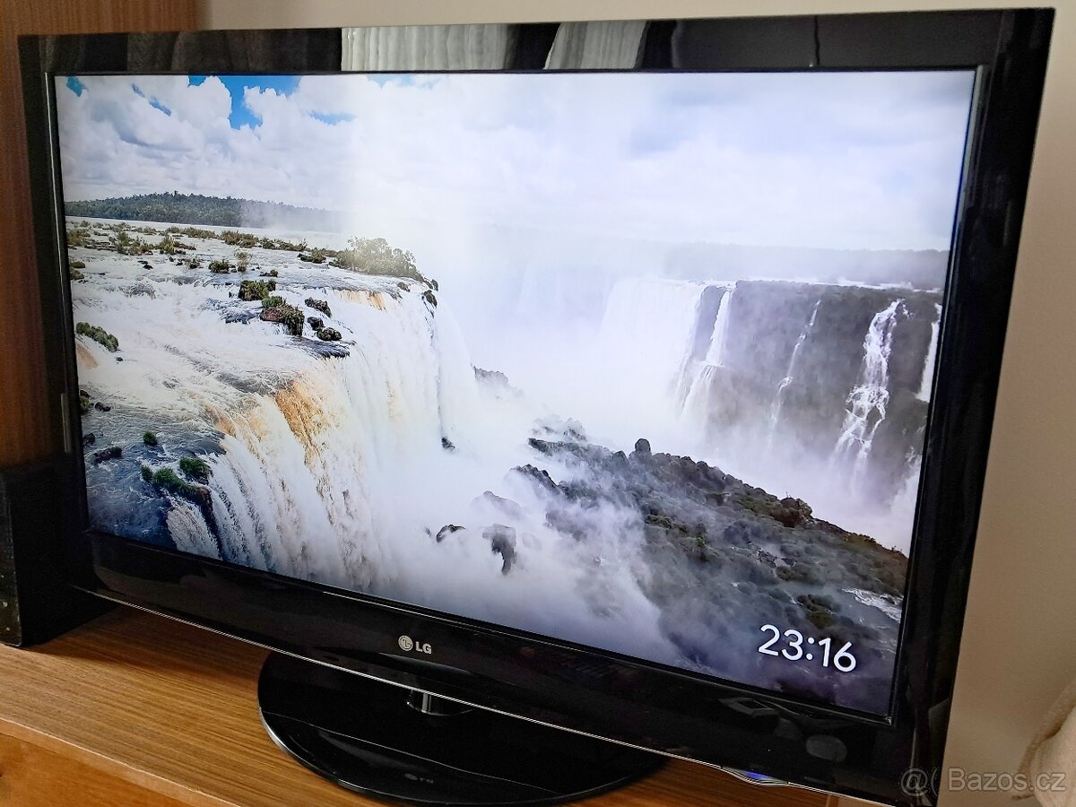 LG 42LD420 42" Full HD – stojan + DO, 2× HDMI - 2