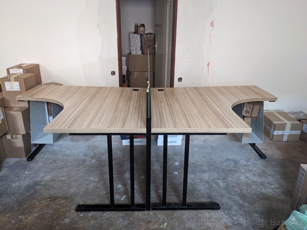 Kancelářský stůl - 2