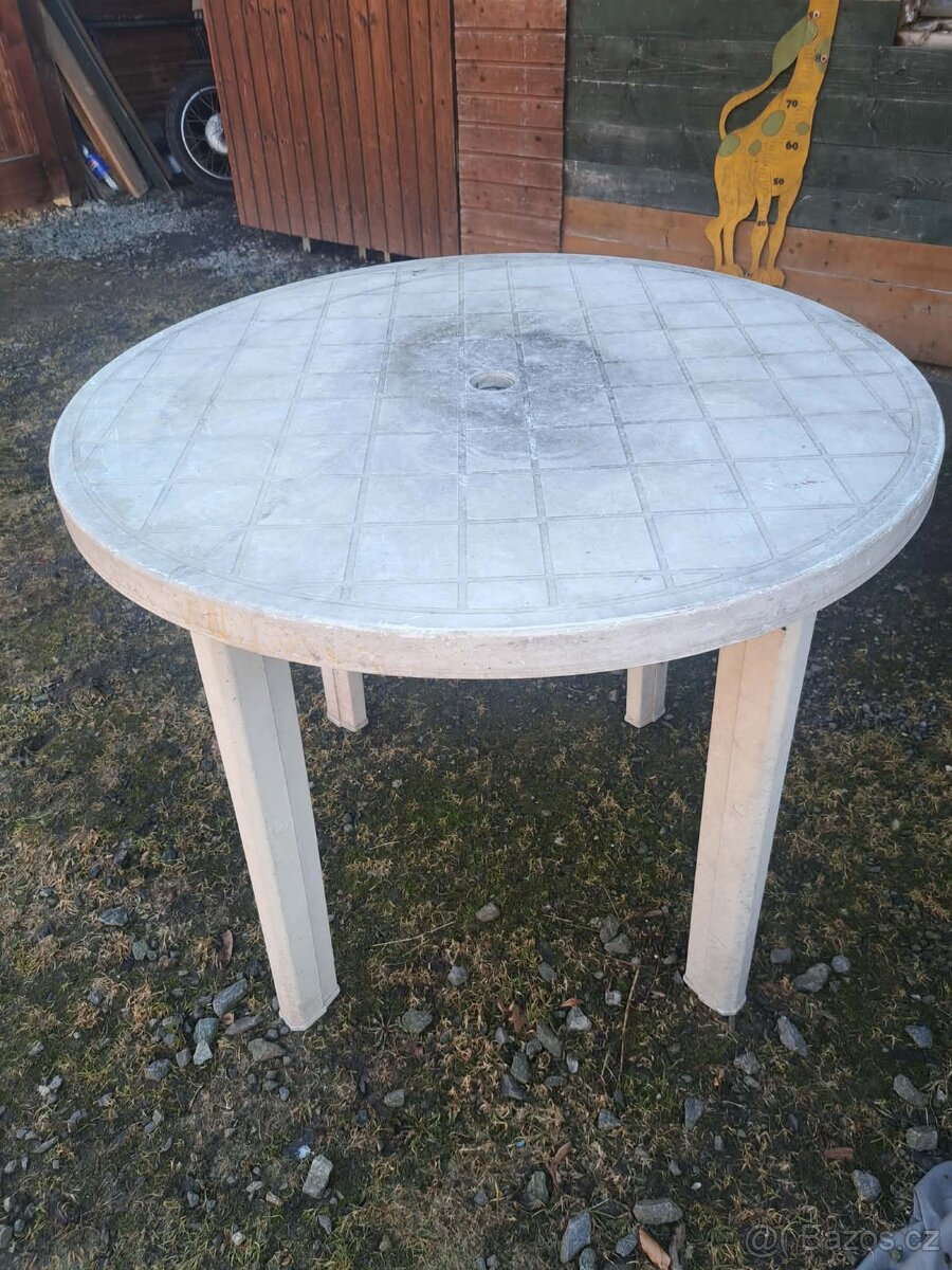 Zahradní stůl - 2