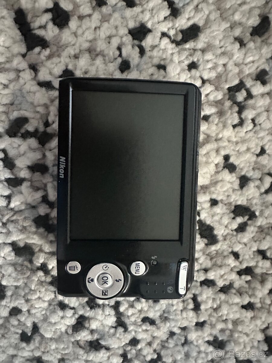 Prodám fotoaparát Nikon - 2