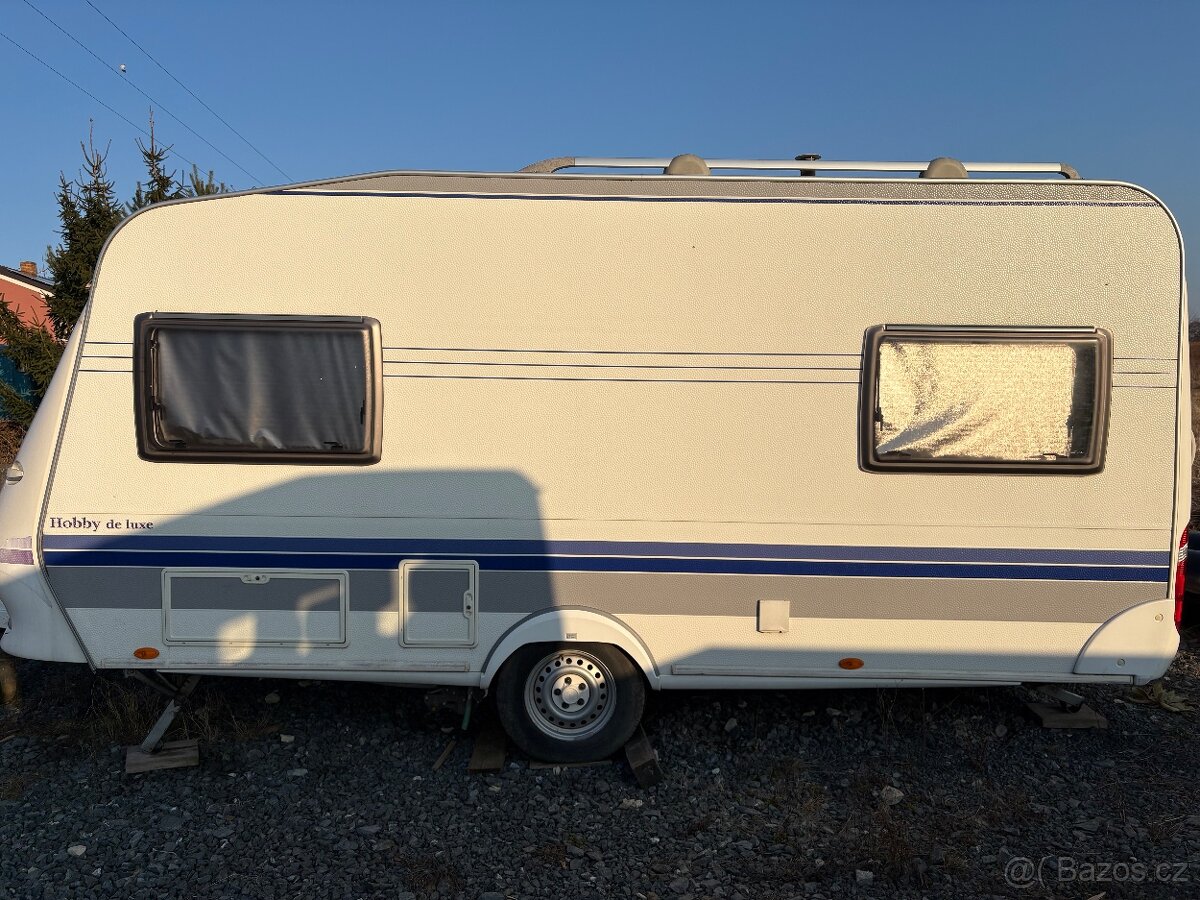 Karavan Hobby de Luxe 450 model 2008 - 2