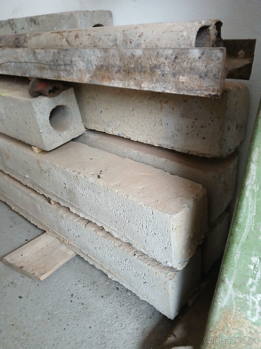 Železobetonové překlady 14x14 254cm - 2