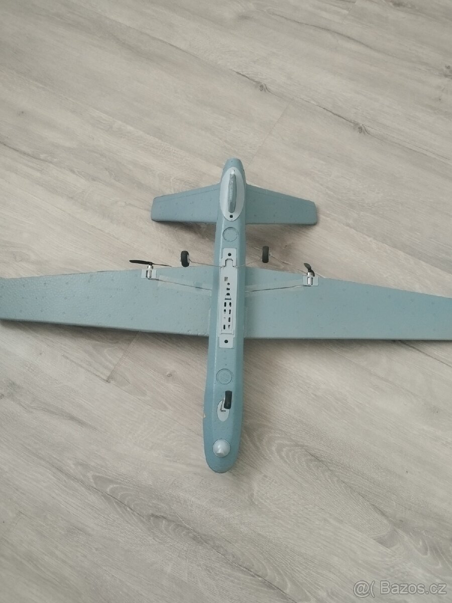 Model letadla Predator - 2