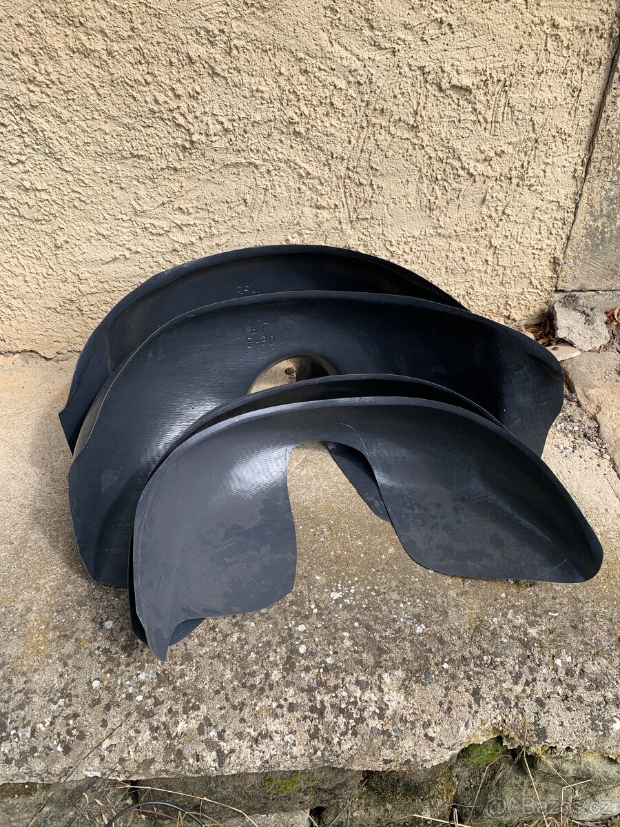 BMW e30 sada podběhů - 2