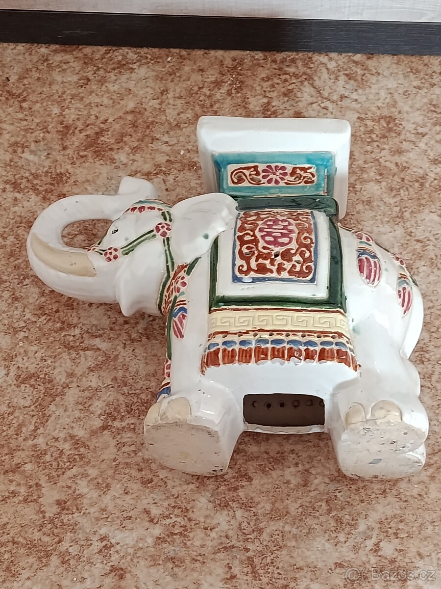 Porcelánový slon - 2
