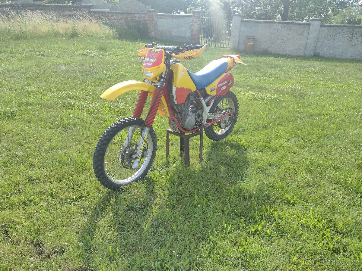 Suzuki Dr 350s