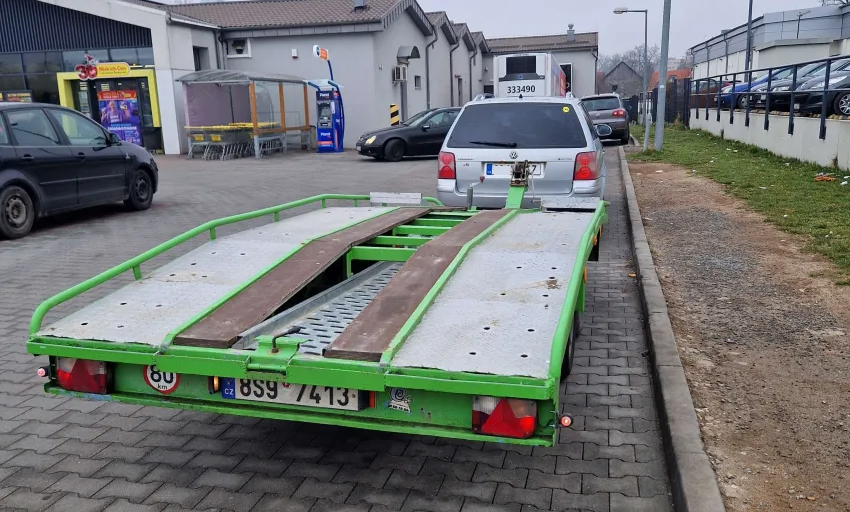 Pronájem podvalu na převoz aut - stačí skupina B - 2