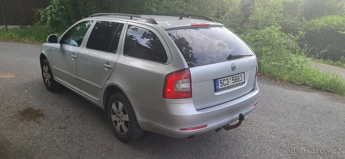 Škoda Octavia combi II 2.0 TDI 103KW Elegance Tažné-CZ-TOP - 2