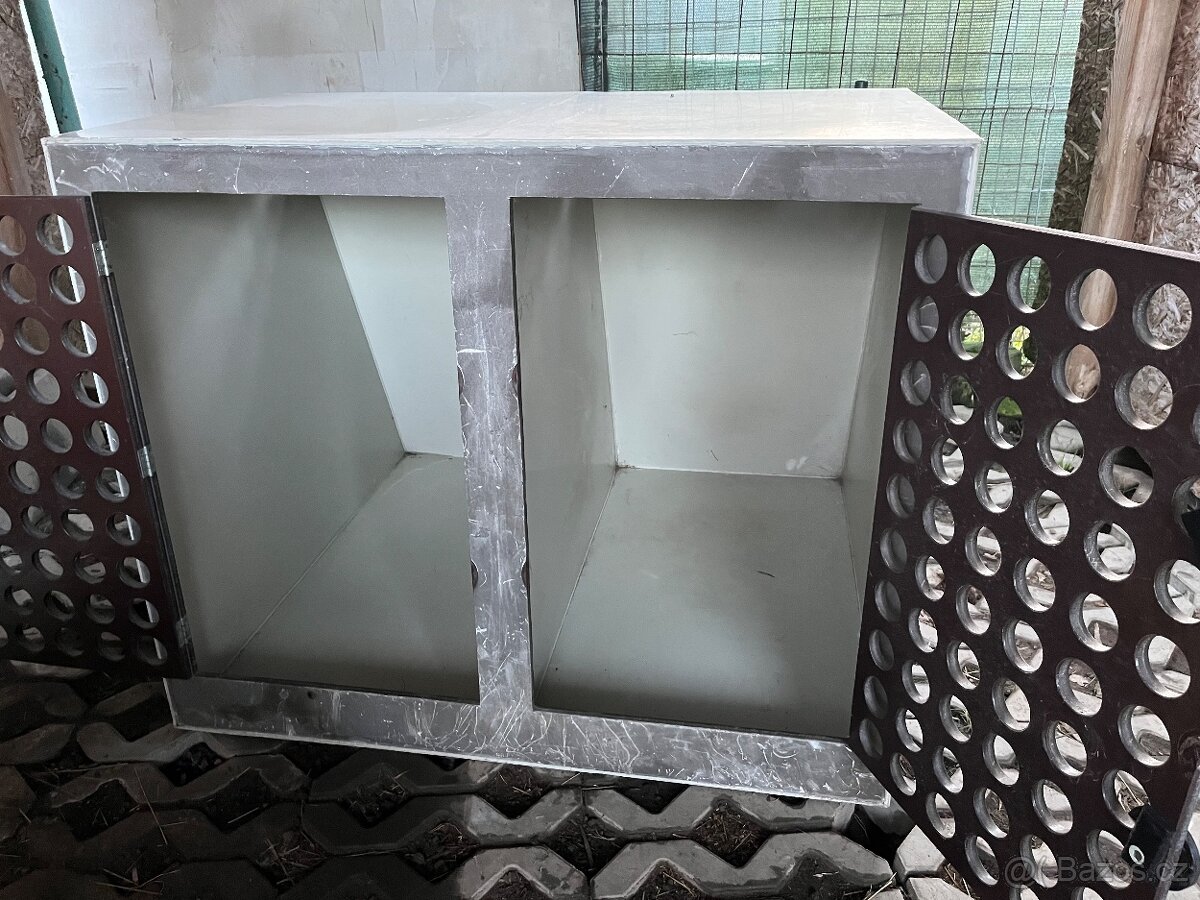 Kotec do auta pro dva psy - 2