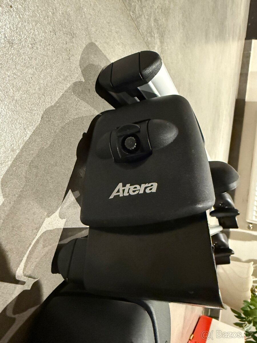 Toyota Auris 2018, alu střešní nosiče Atera - 2