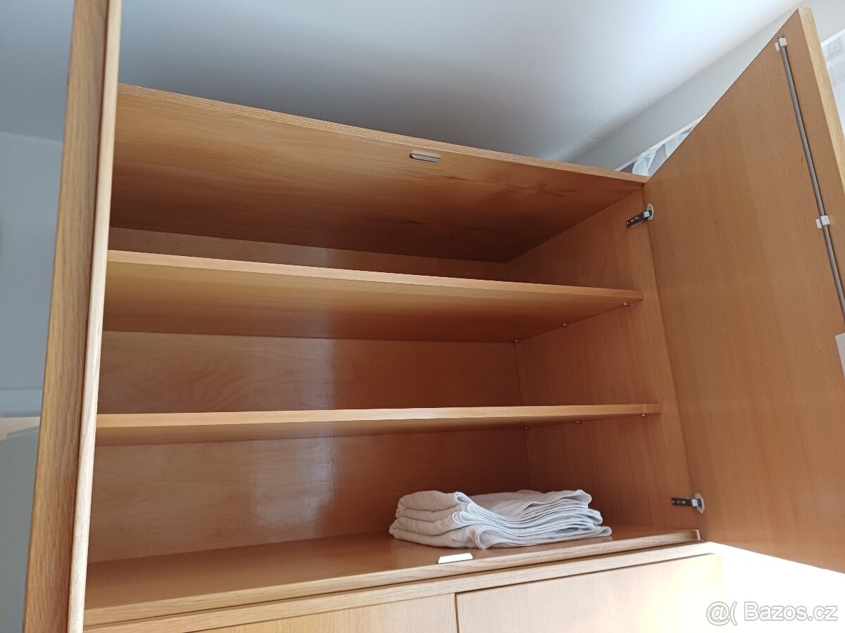 skříň masiv dřevo - 2