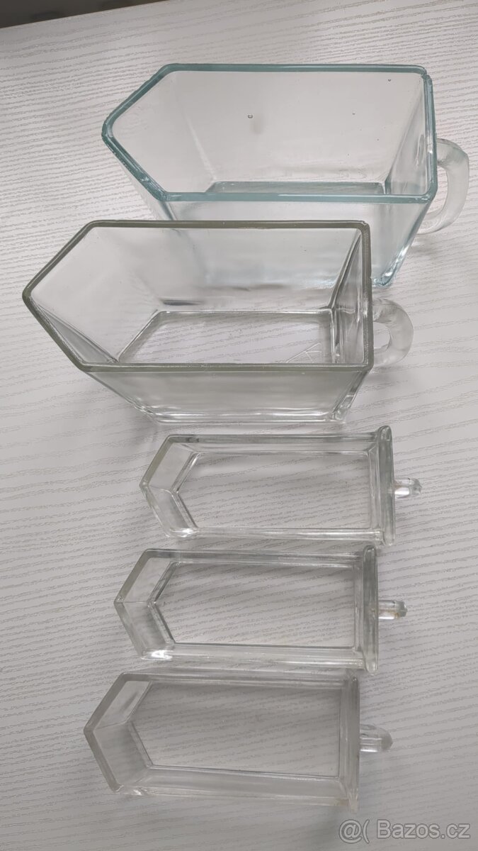 Skleněné šuplíky - 2