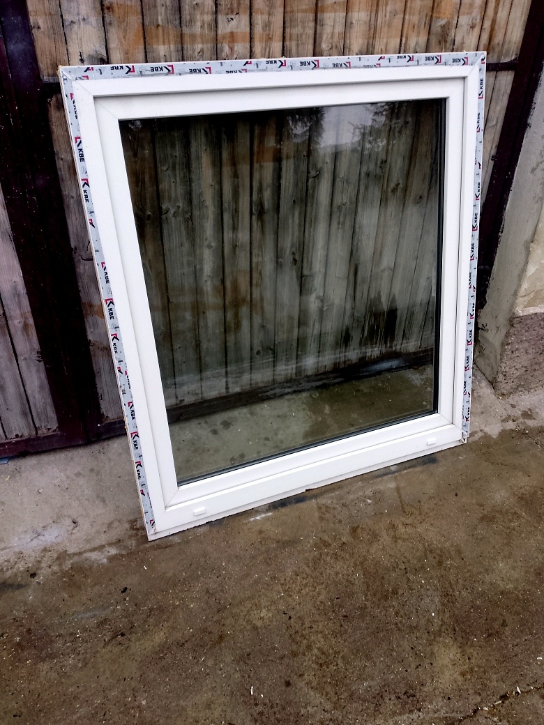 Okno 113 x 114 cm doprava - 2