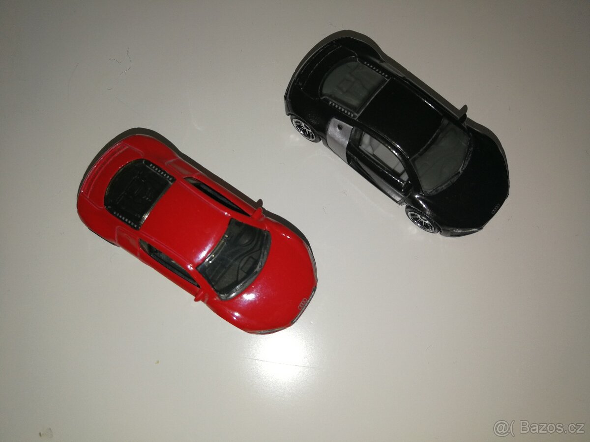 2x RC model Audi R8 - 1:64 - Matchbox - 2