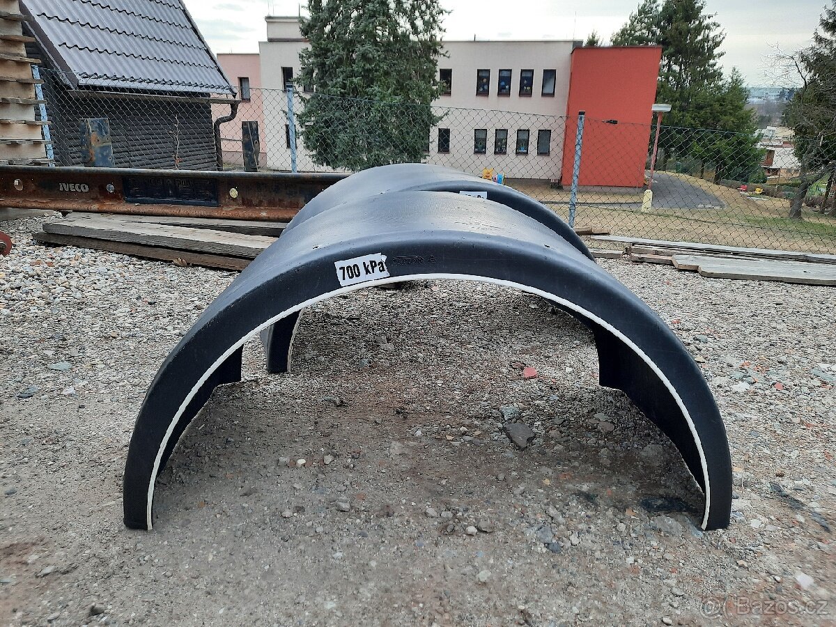 PLASTOVÉ BLATNÍKY DVOJMONTÁŽ - 2