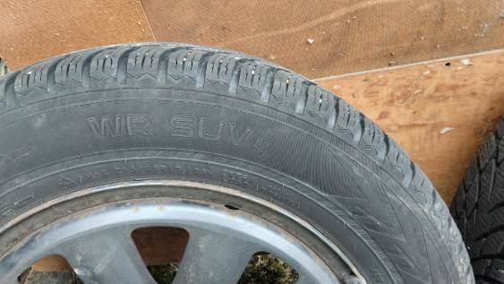 Prodám zimní pneumatiky 215/65 R17 - 2