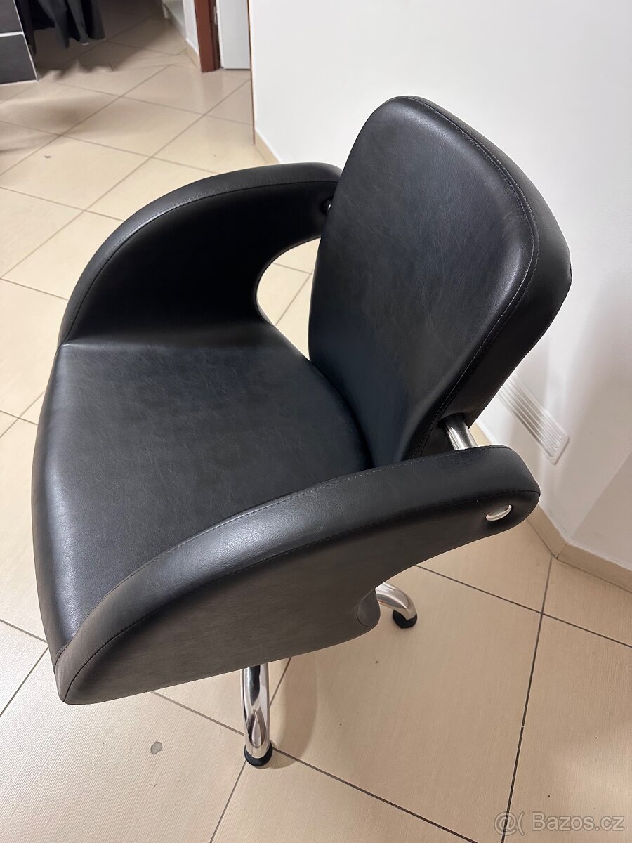 Kadeřnické křeslo - 2