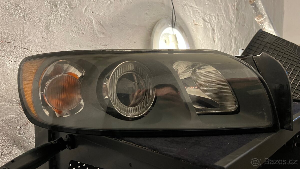 Volvo v50 přední světla - 2
