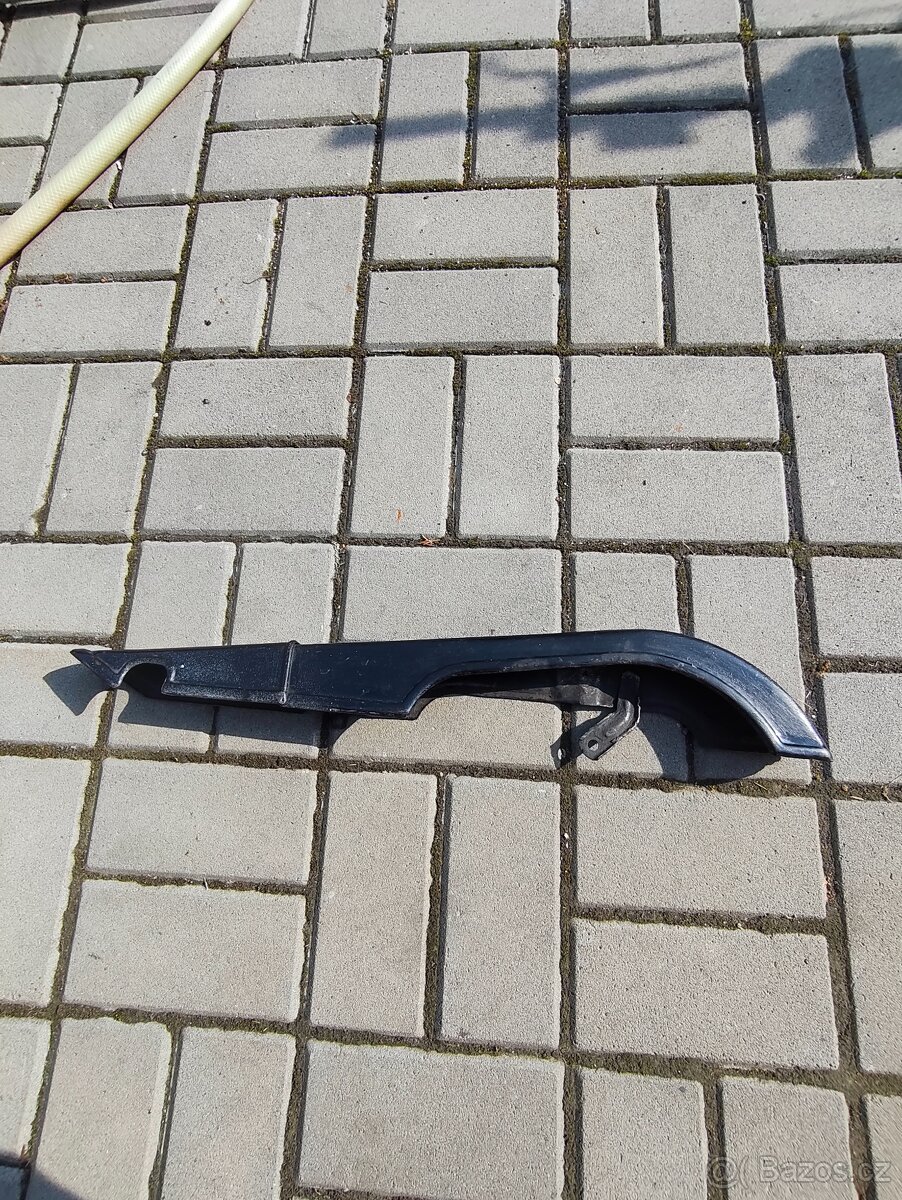 Kryt řetězu Mustang - 2
