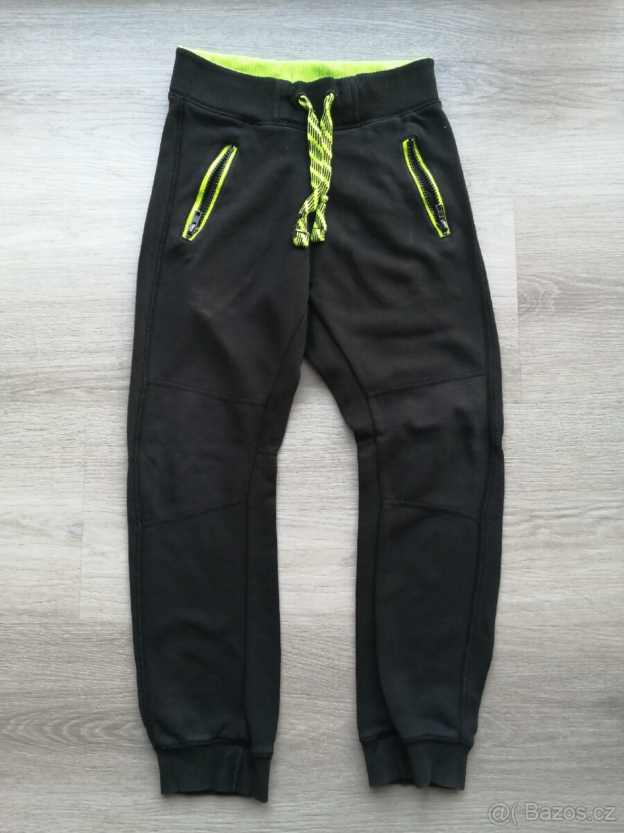 DVOJE CHLAPECKÉ TEPLÁKY - 2