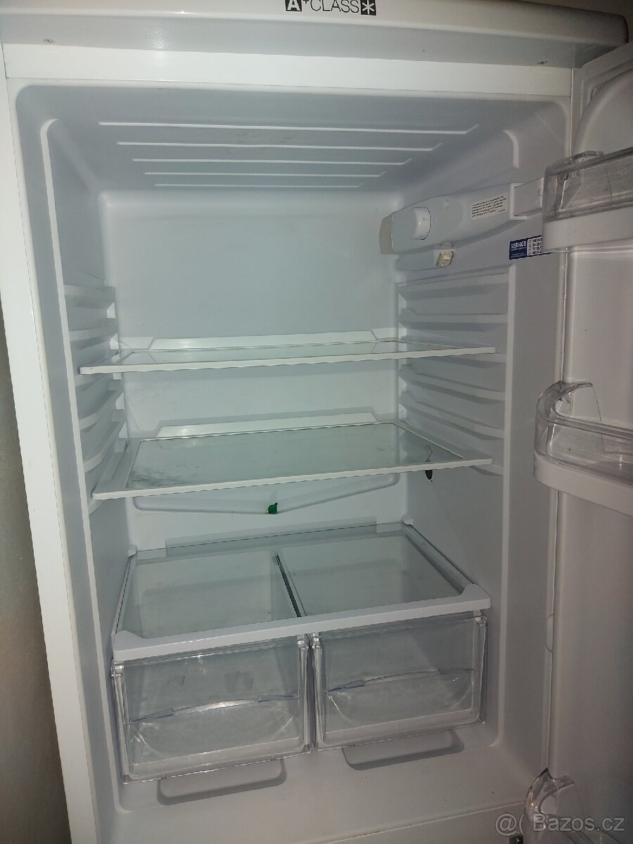 Prodám lednici s mražákem Indesit - 2