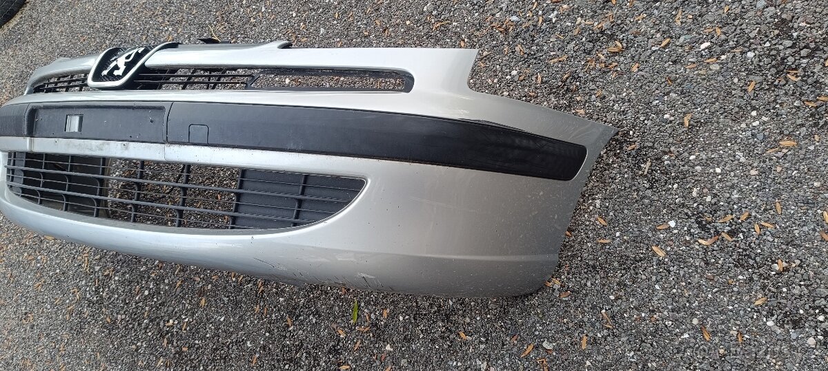 Peugeot 807 PŘEDNÍ NÁRAZNÍK SVĚTLA - 2