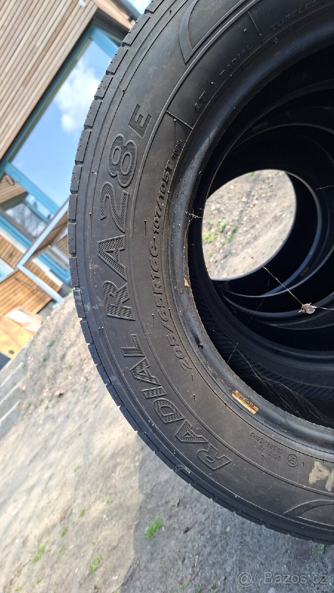 4ks Hankook Radial RA28E - 2