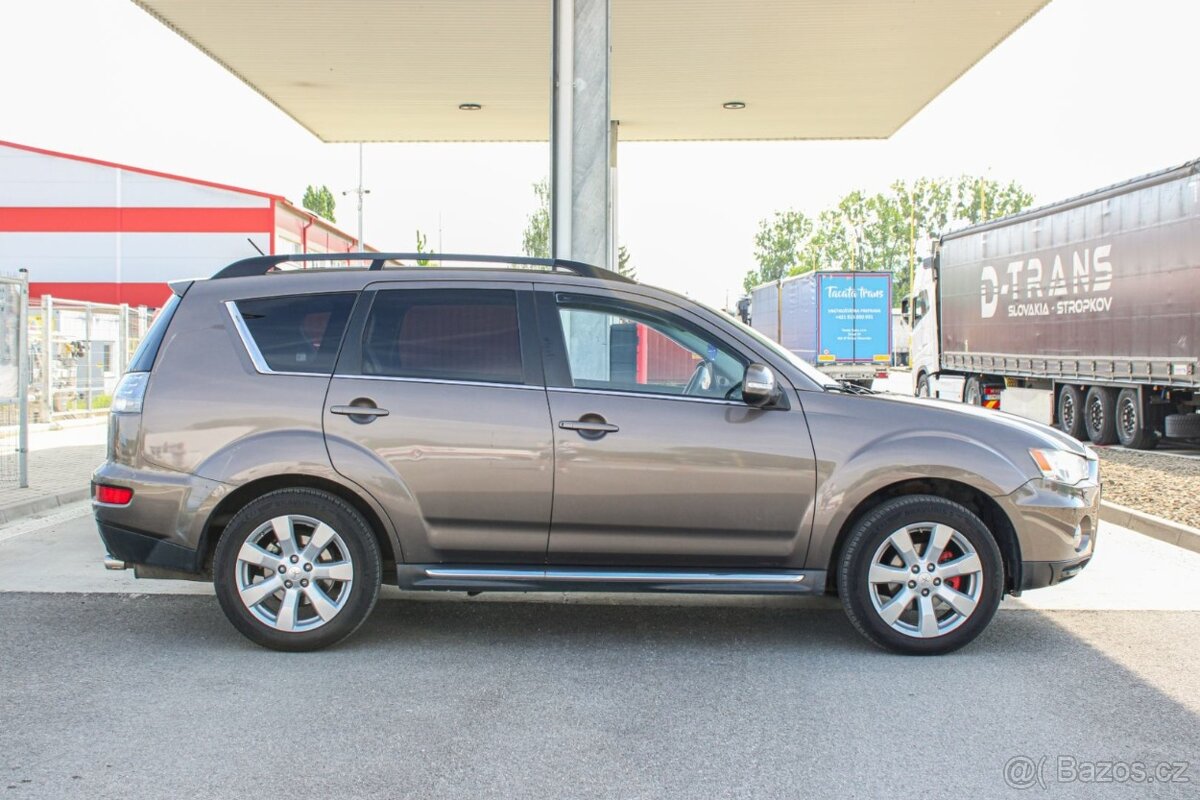 Mitsubishi Outlander 2.2 DI-D 4x4 - 2