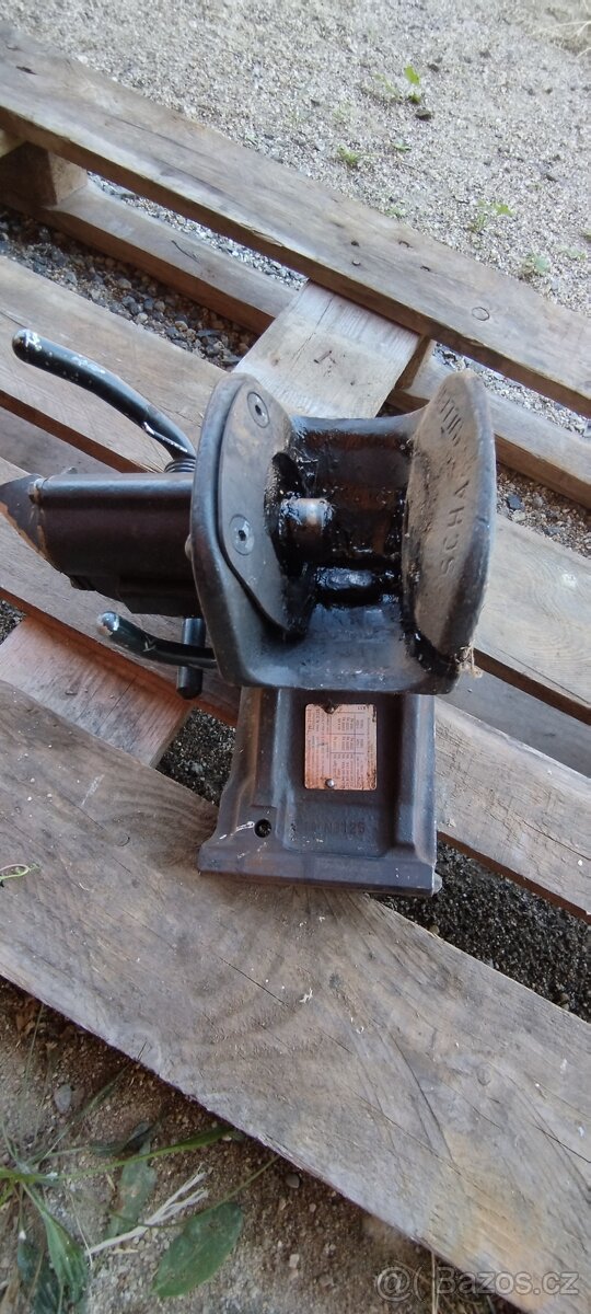 Záves Zetor - 2