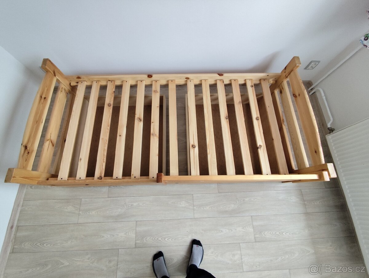 Postel 200x90 z masivu - 2