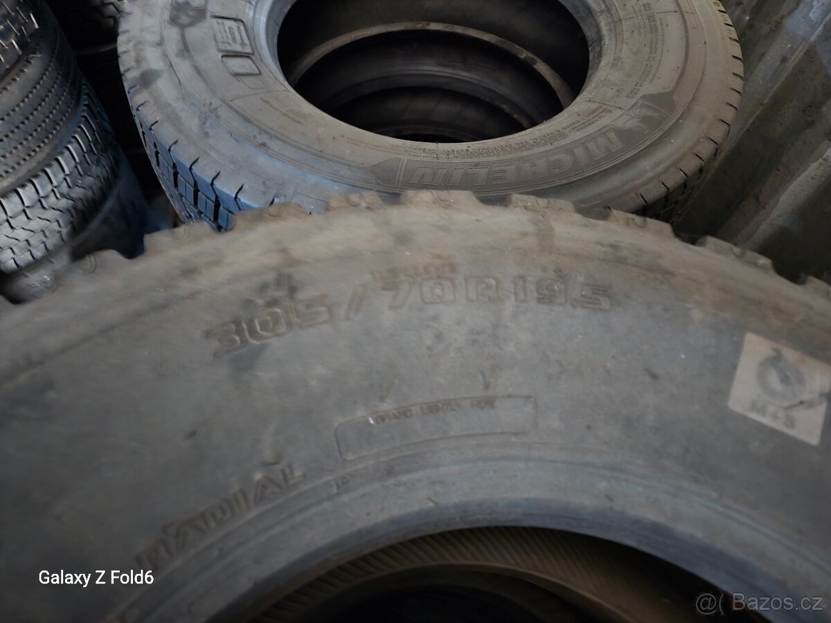 305/70R19,5 - 2