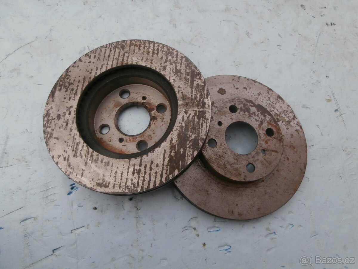 TOYOTA Yaris brzdové kotouče - 2