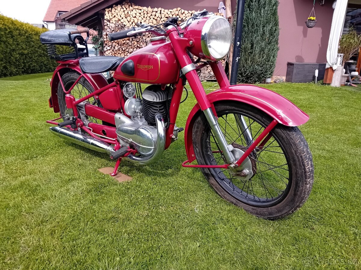 Triumph TWN 250 pérák, 1953 s doklady. - 2