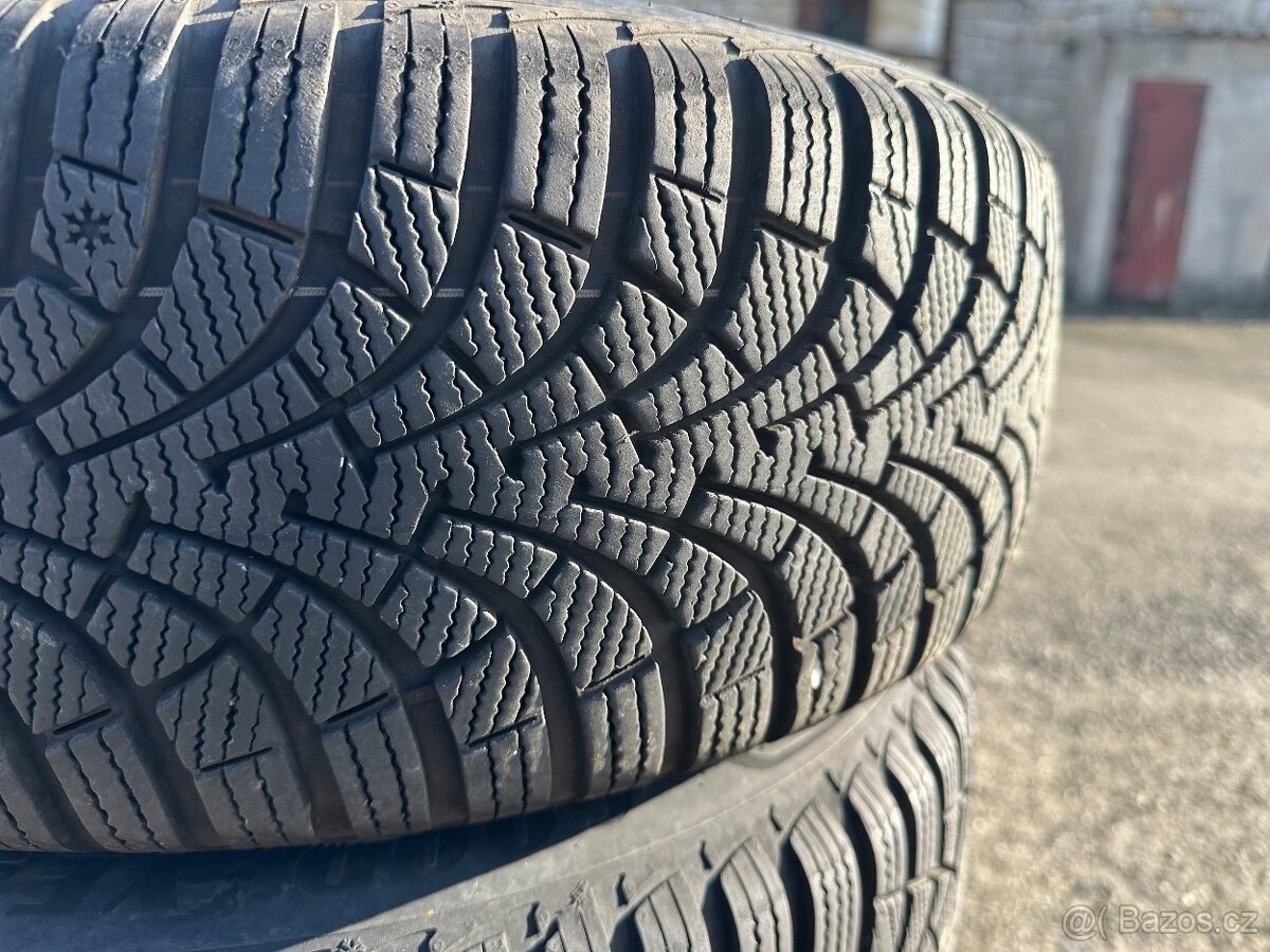 Alu kola Peugeot obutá zimní pneu - 2