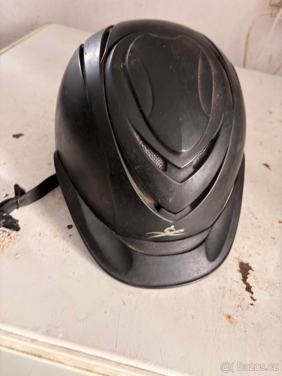 Jezdecká helma - 2