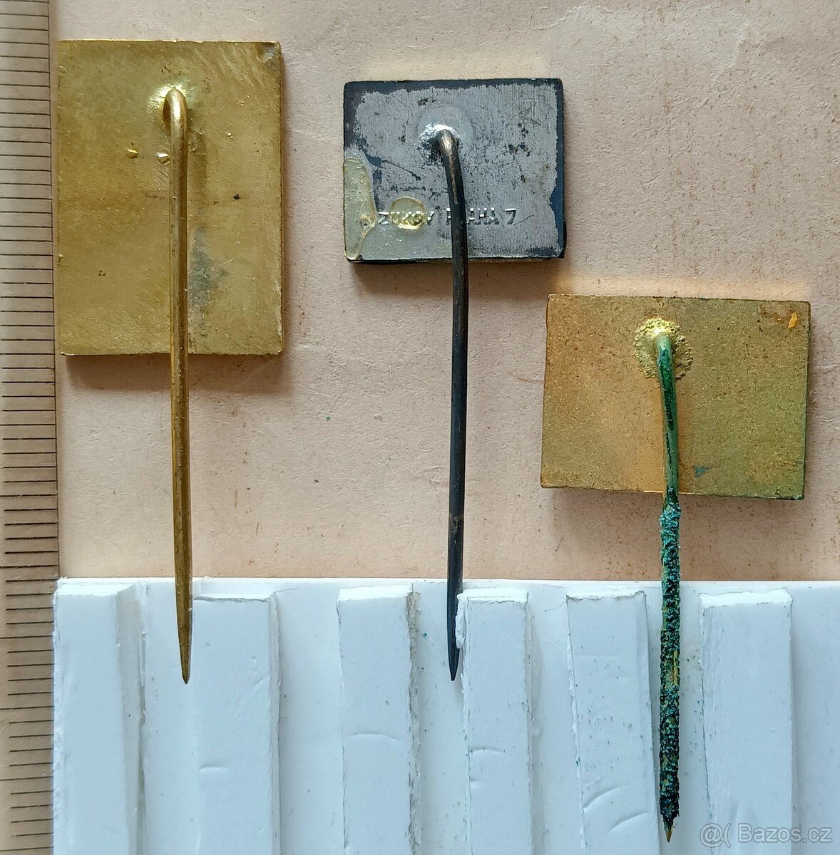 velky mix jehlovych smaltovych odznaku, CSSR, podniky a orga - 2