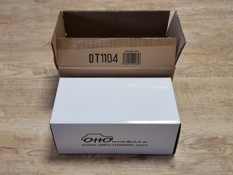 Mercedes-Benz W124 300E 6.0 AMG 1987 1:18 OttoMobile - 2