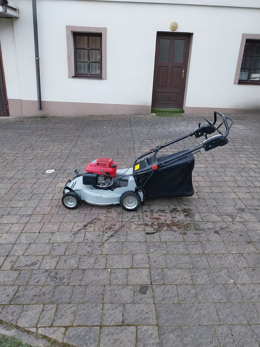 Prodam sekacku s pojezdem 3rychlosti - 2