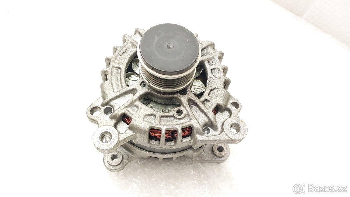 NISSAN QASHQAI J10: ALTERNÁTOR 1,5dci K9K 636 - 2