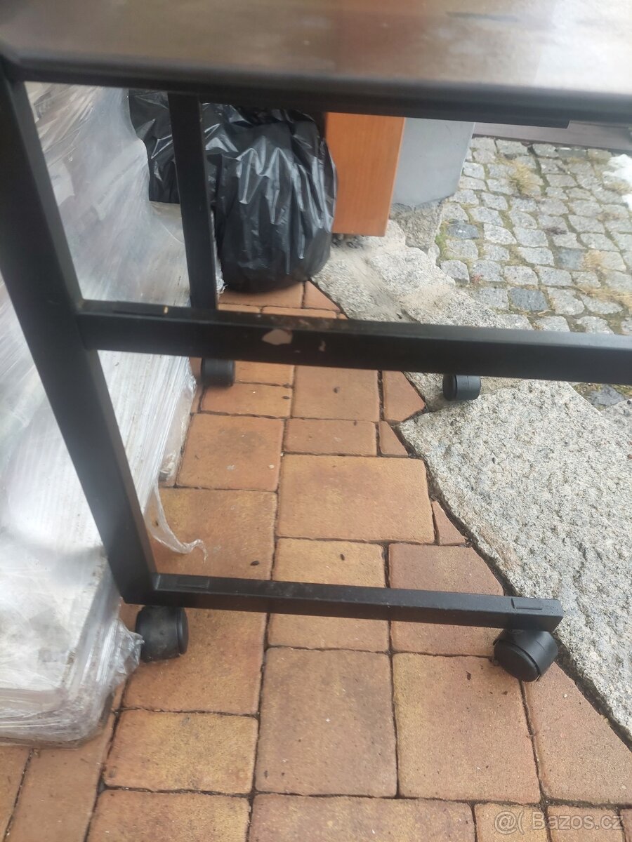 Maly stolek pojizdny, sklo - 2