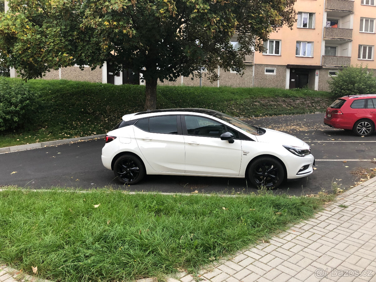 Opel Astra 1.6 TDCI Limited Edition - 2