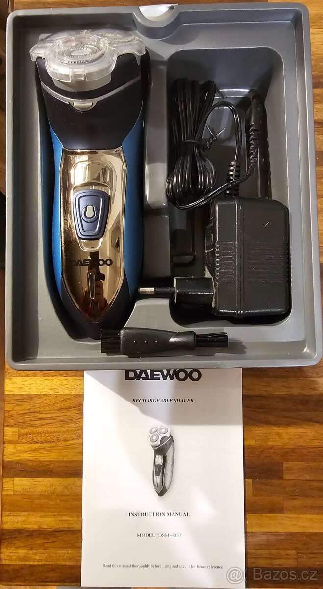 Dobíjecí holicí strojek DAEWO DSM-4057 - 2
