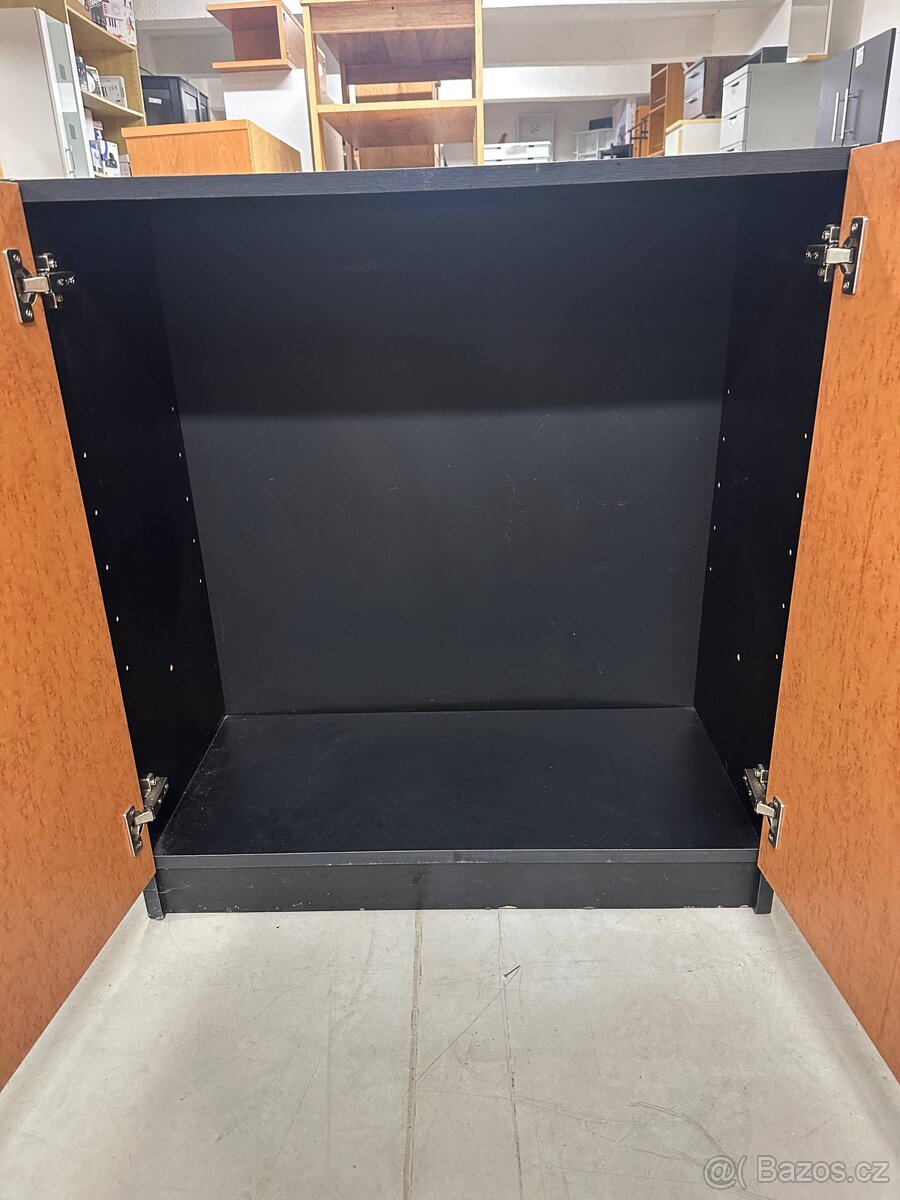 Skříňka / komoda – skladem - 2