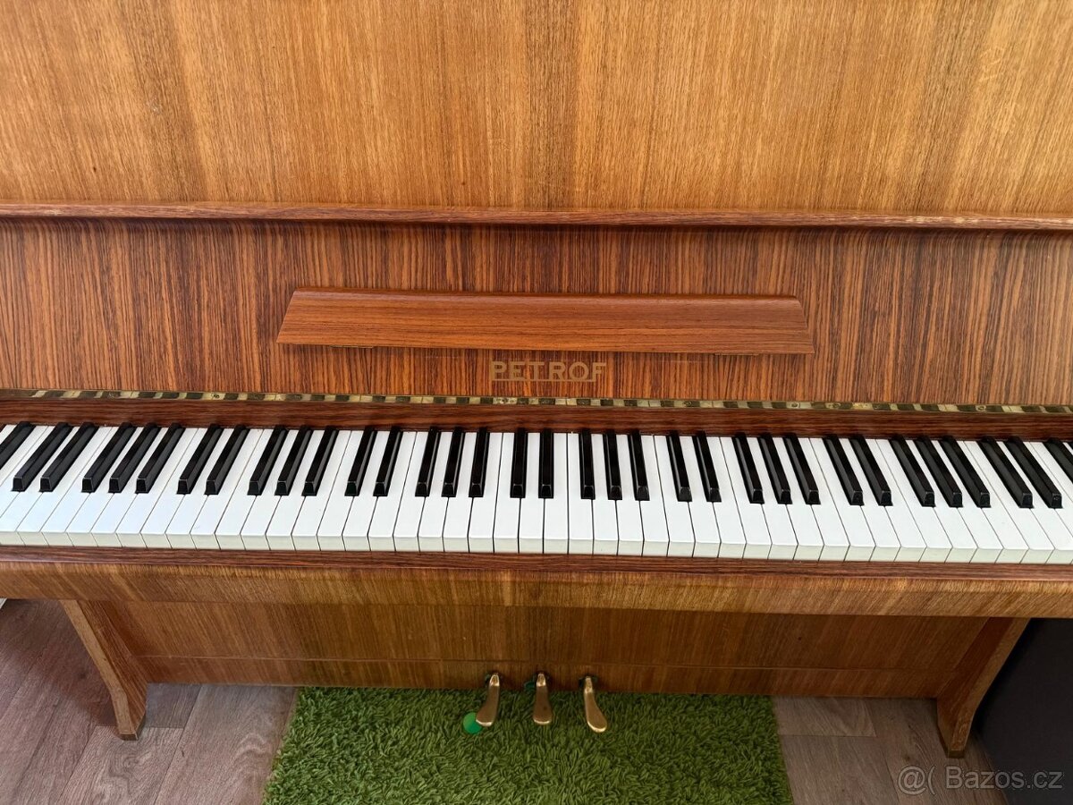 Prodám PETROF klavír - 2