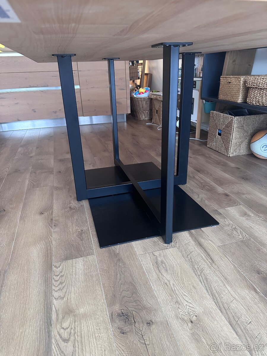 Jídelní stůl Gwinner - 2