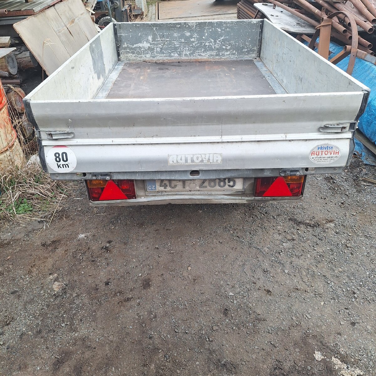 Přívěsný vozík brzděný - 2