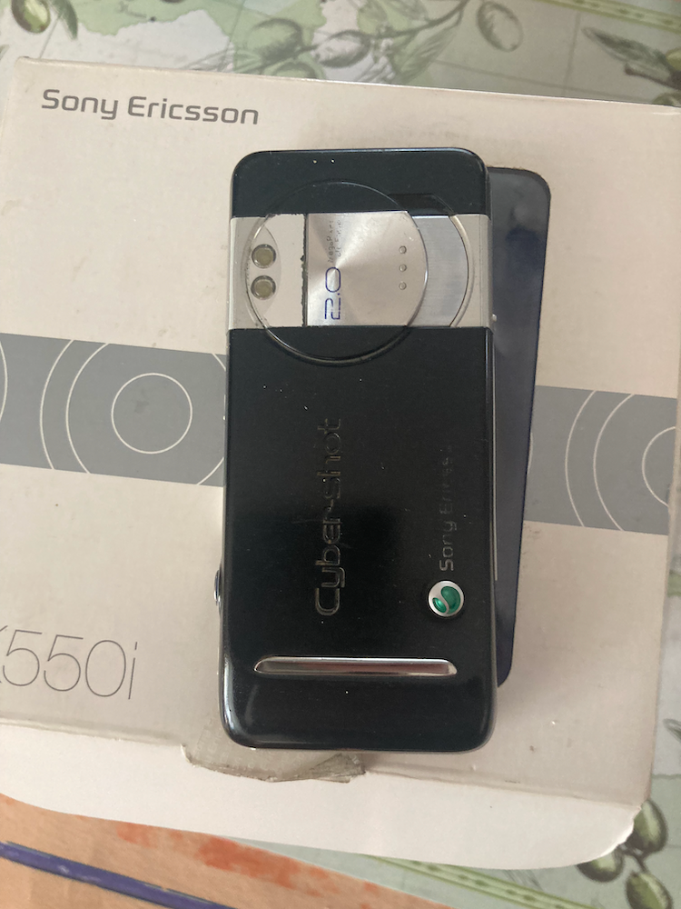 Prodám Sony Ericsson K550i - 2