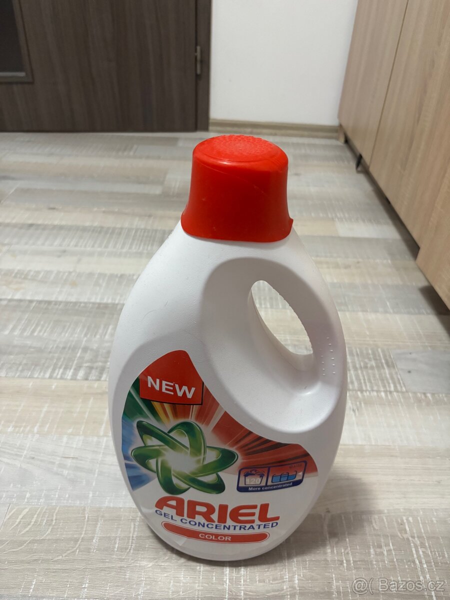 Prací gel Ariel - 2